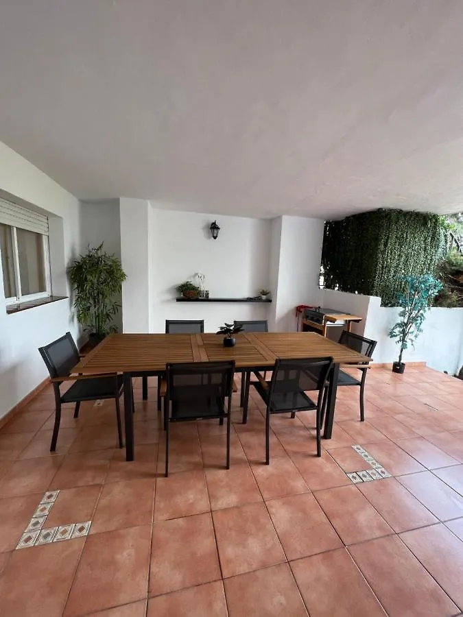 Impeccable Large Apartment With Immense Terrace And Private Garden Overlooking The Mountain, Featuring 2 Bedrooms And Sleeping Up To 4 Guests Located 100 Meters From Plaza Maestranza Marbella Španělsko