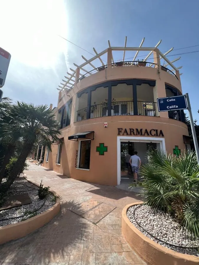 Impeccable Large Apartment With Immense Terrace And Private Garden Overlooking The Mountain, Featuring 2 Bedrooms And Sleeping Up To 4 Guests Located 100 Meters From Plaza Maestranza Marbella Španělsko
