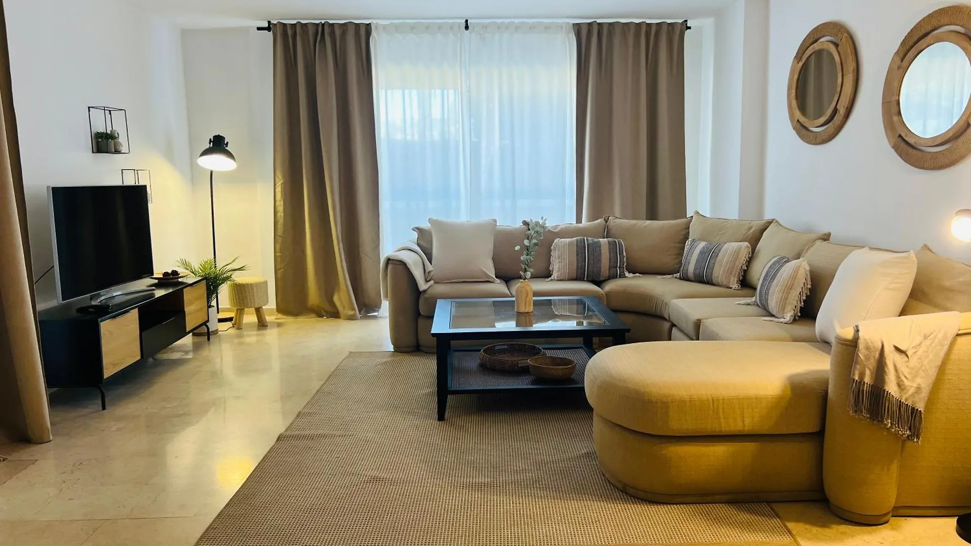 Mountain Vista Terrace Apartment Marbella Spain